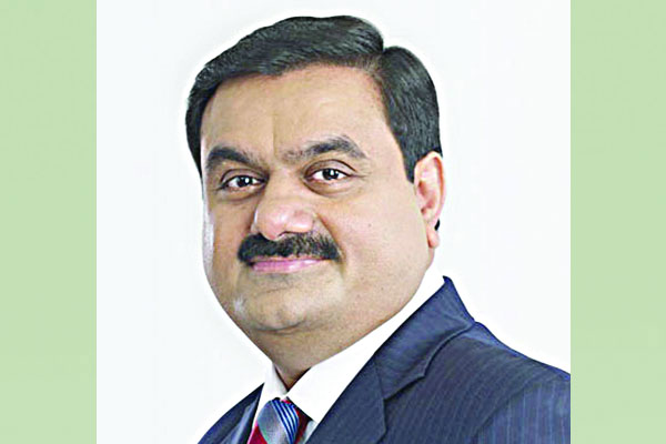 অনিয়মে আদানি সাম্রাজ্যে ধস