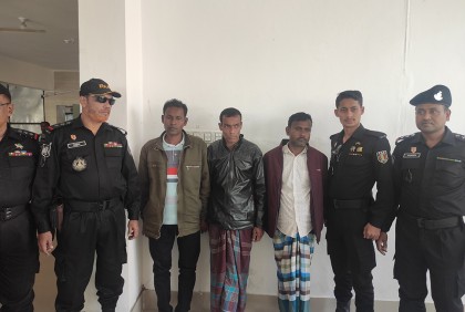 টাঙ্গাইলে বনরক্ষীদের মারধর ও গুলি ছিনতাই, আটক ৩