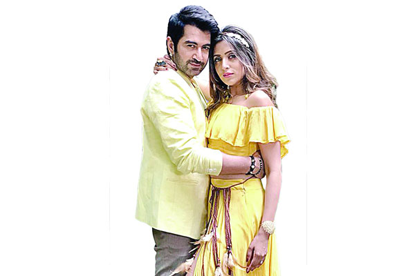 মিমের চোখে জিৎ