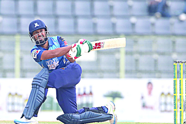 ঢাকাকে জেতালেন মিথুন