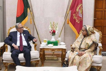 জাতীয় সংসদে রাষ্ট্রপতির সঙ্গে প্রধানমন্ত্রীর সাক্ষাৎ

