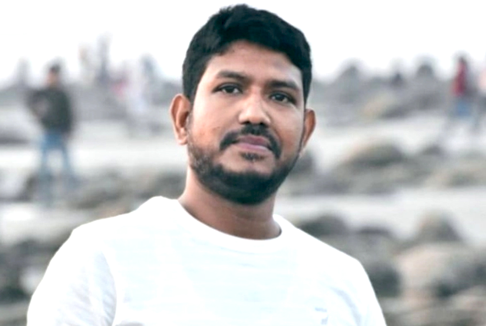 আওয়ামী লীগ নেতাকে ডাকাতির মামলা দেখিয়ে আটকের অভিযোগ 