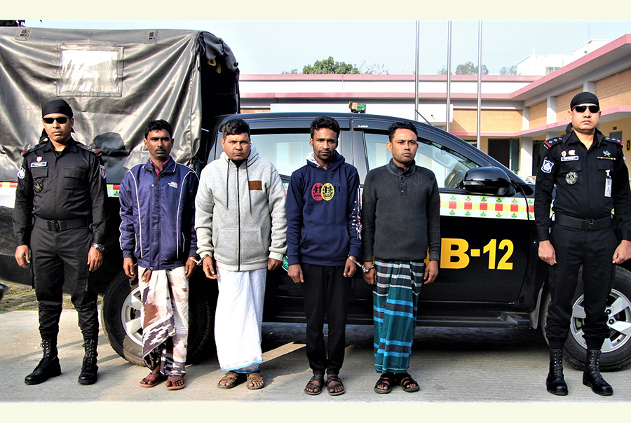 গরু চুরি করতে বাধা, গৃহবধূ হত্যার ঘটনায় ডাকাতদলের ৪ সদস্য আটক