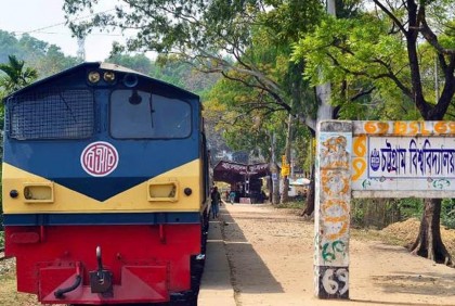 চাবি ফেরত পাওয়ার পরে চবির শাটলে ছিনতাই, নিয়ে গেলো আইফোন 

