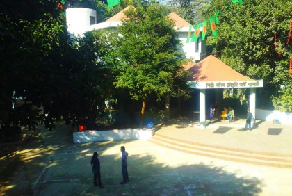 চবির ছাত্র হোস্টেল থেকে ছাত্রী আটক, গাঁজা উদ্ধার 