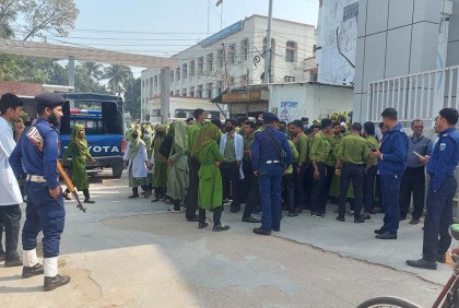 পাবনায় হাসপাতালে দালালের মারপিটের শিকার নার্স, ৩য় দিনে কর্মবিরতি 