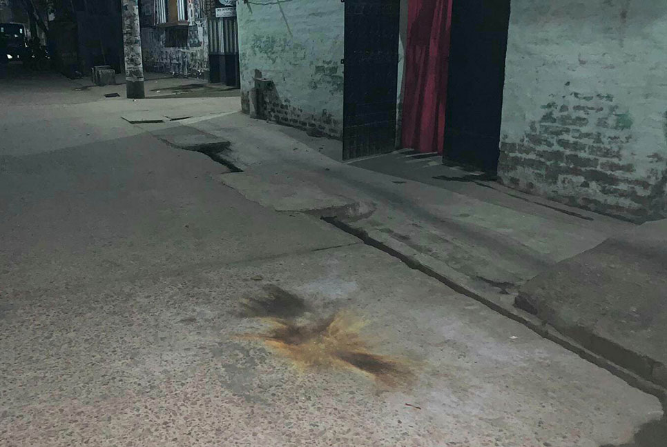 চাঁপাইনবাবগঞ্জ আওয়ামী লীগ অফিসের সামনে ককটেল বিস্ফোরণ
