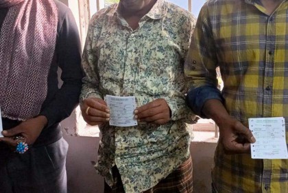 আখাউড়ায় তিন টিকিট কালোবাজারিকে জরিমানা