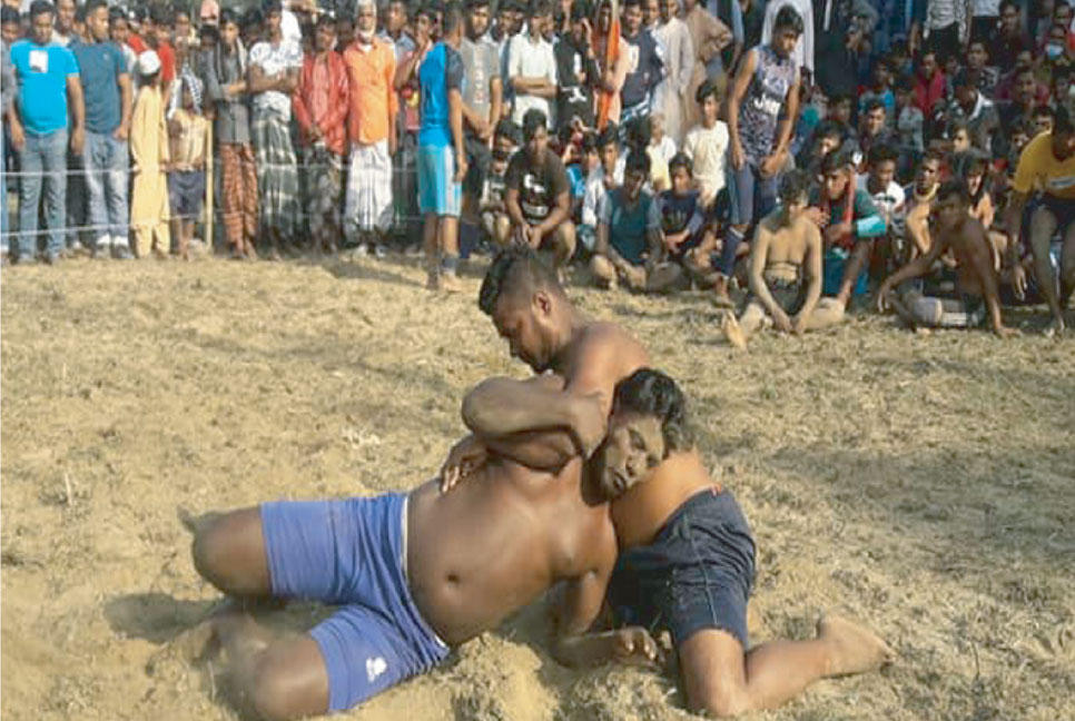 দাউদকান্দিতে ঐতিহ্যবাহী কুস্তি প্রতিযোগিতা অনুষ্ঠিত