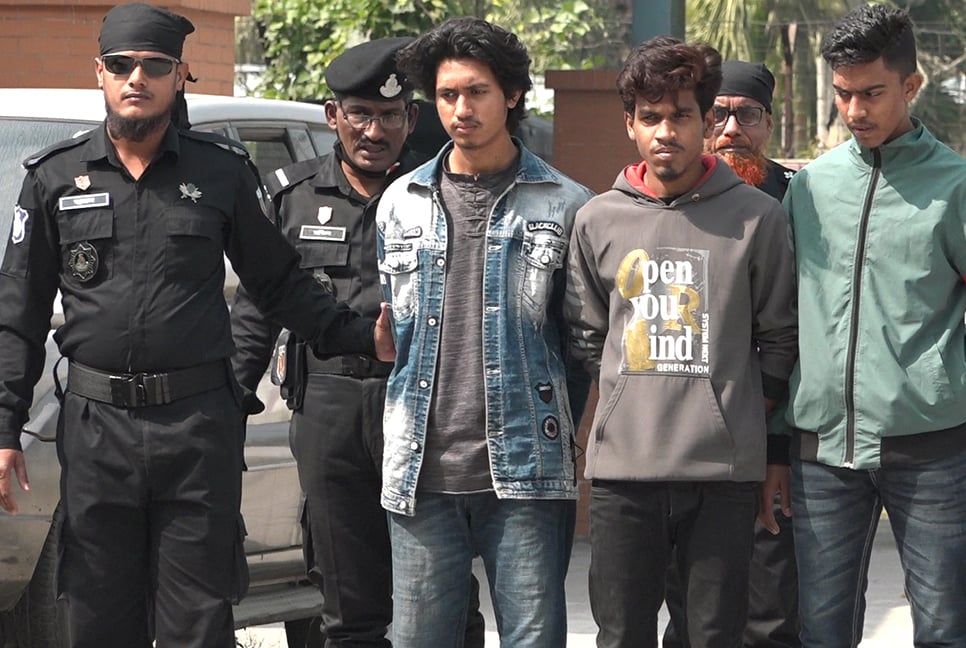 স্ত্রীকে কু-প্রস্তাব দেওয়ায় বন্ধুকে হত্যার অভিযোগ, স্বামীসহ গ্রেফতার ৩