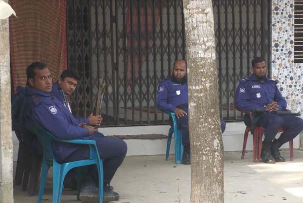 ঝিনাইদহে আওয়ামী লীগের দু’পক্ষের ধাওয়া-পাল্টা ধাওয়া