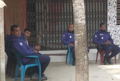 ঝিনাইদহে আওয়ামী লীগের দু’পক্ষের ধাওয়া-পাল্টা ধাওয়া
