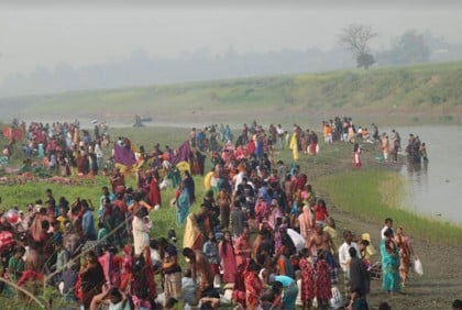 বাসাইলে শত বছরের ডুবের মেলায় জনস্রোত