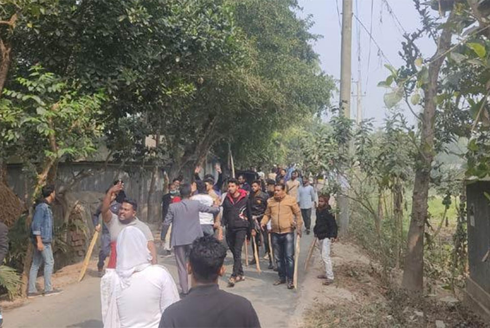 গোপালপুরে মেয়রের উপর হামলা, আহত ১২
