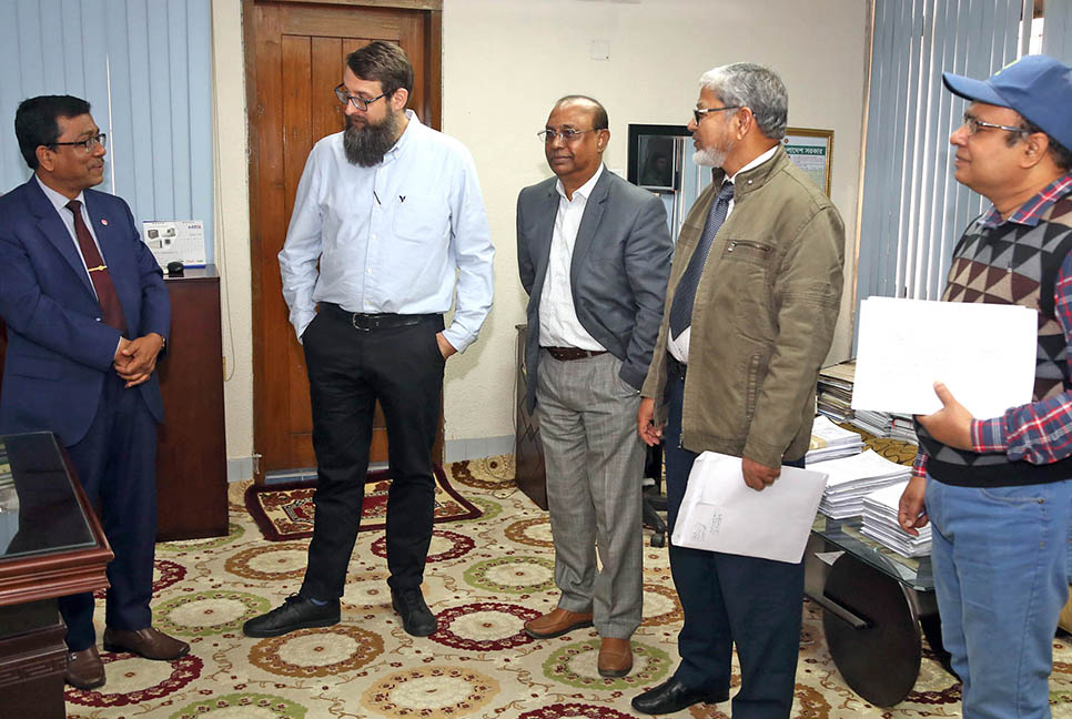 আইসিআরআইএসএটি ও সিআইএমএমওয়াইটি’র প্রতিনিধির বারি পরিদর্শন