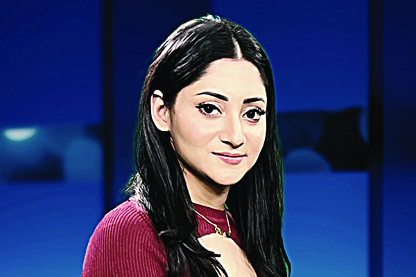 গ্ল্যামার গার্ল পূজার লং ড্রাইভ রহস্য...