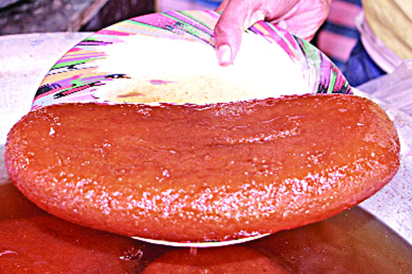 এক মিষ্টি ৫ কেজি দাম ১৮০০ টাকা