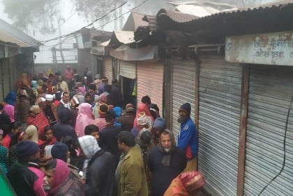 টাঙ্গাইলে অগ্নিকাণ্ডে একজনের মৃত্যু, ৪ দোকান পুড়ে ছাই