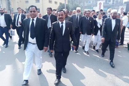 বরিশাল বার নির্বাচনের প্রচারণায় ব্যস্ত প্রার্থীরা, কারচুপির শঙ্কা বিরোধীদের