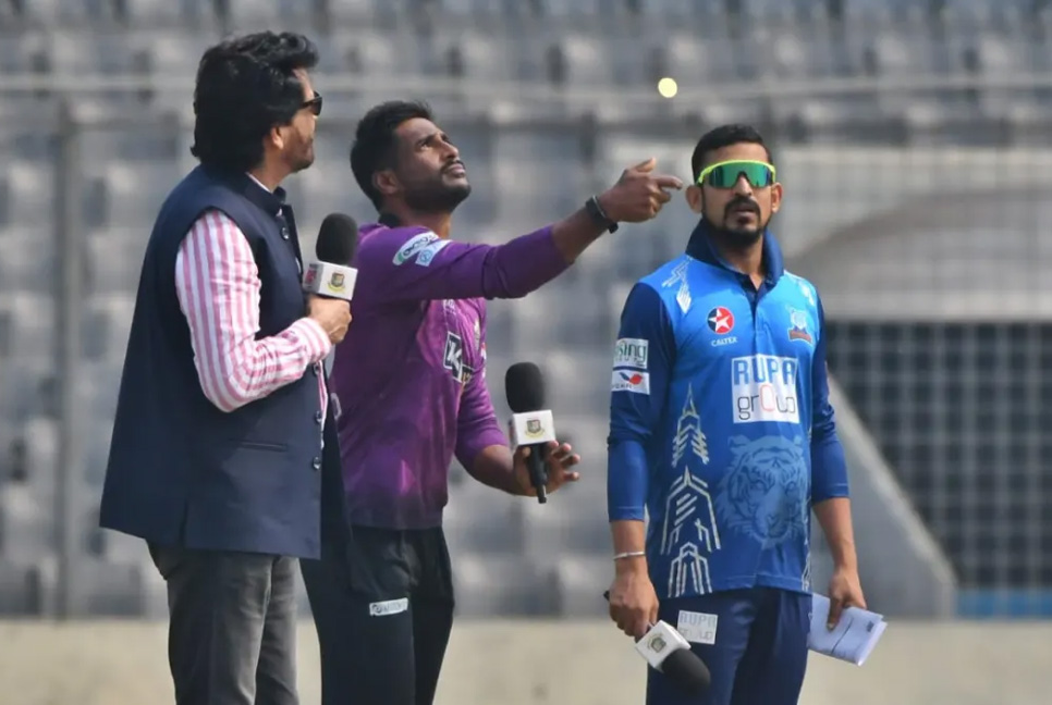 হার দিয়ে টুর্নামেন্ট শেষ ঢাকার

