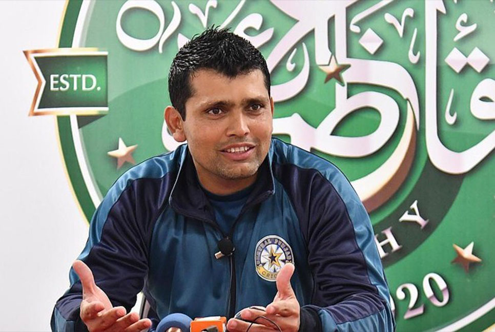 ক্রিকেটকে বিদায় বলে দিলেন কামরান আকমল