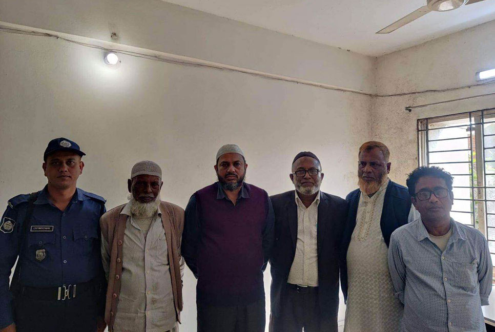 বিস্ফোরক আইনে গ্রেফতার দেখানো হলো বিএনপির ৫ নেতাকে
