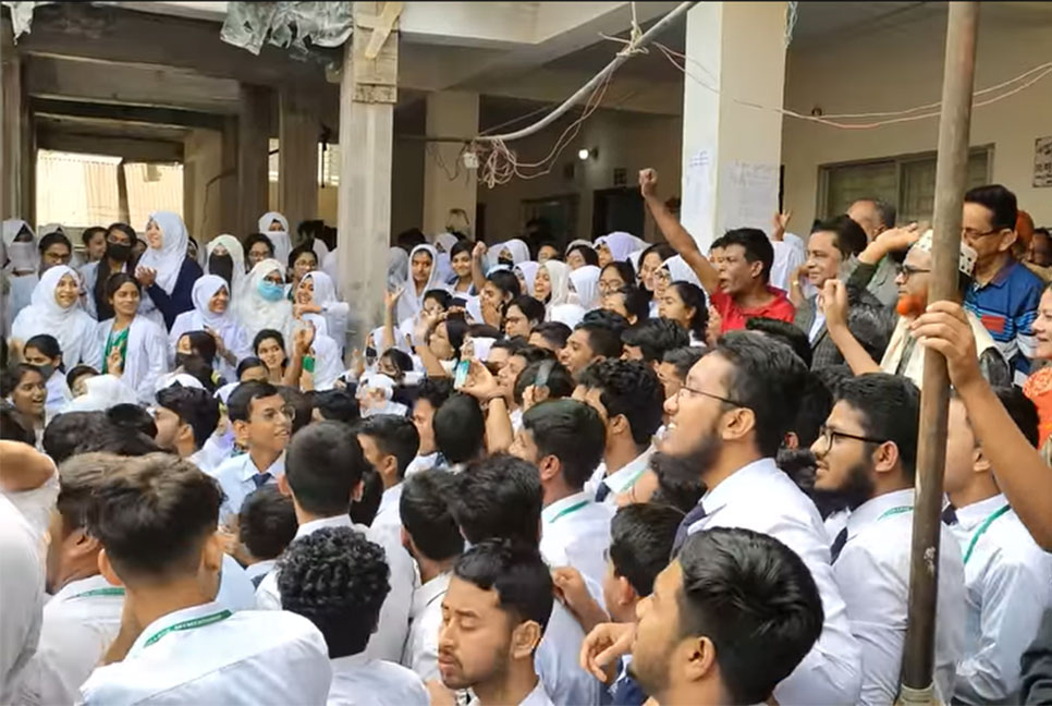 ময়মনসিংহ বোর্ডে এবারও জিপিএ-৫ এ এগিয়ে মেয়েরা