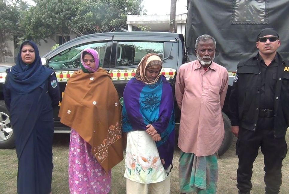 ৩ মাদক কারবারি আটক 