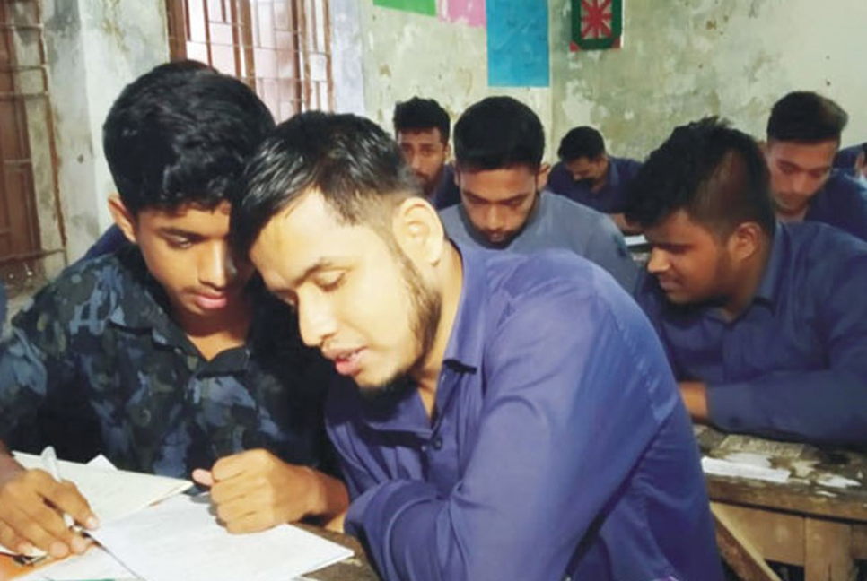 দৃষ্টিহীন দুই শিক্ষার্থীর সাফল্য