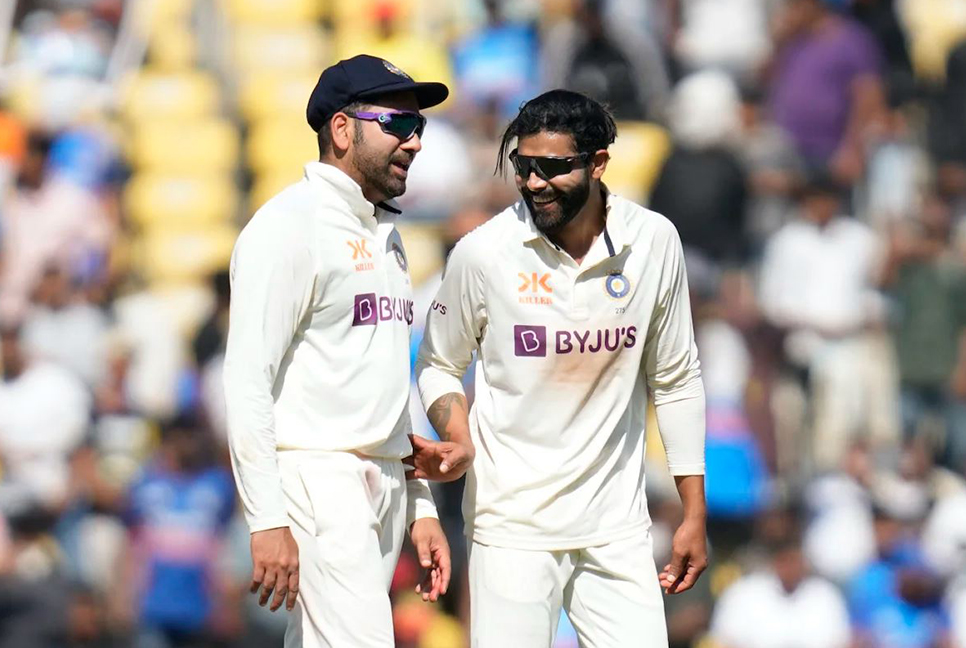 জাদেজার ঘূর্ণিতে প্রথম দিনেই অসহায় অস্ট্রেলিয়া