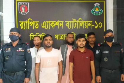 বংশালে অবৈধ মোবাইল নেটওয়ার্ক সরঞ্জামাদিসহ আটক ৫