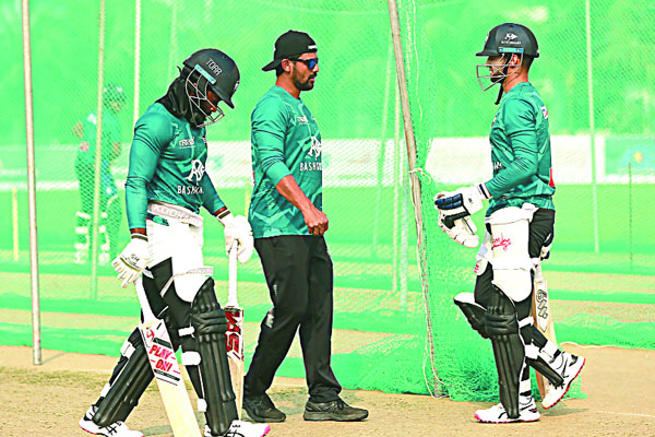 রংপুরের শীর্ষে ওঠার হাতছানি
