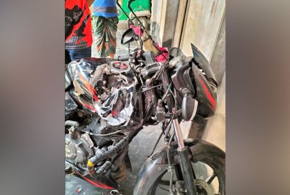 গুরুদাসপুরে সড়ক দুর্ঘটনায় ব্যবসায়ী নিহত