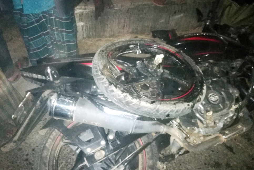 বগুড়ায় মোটরসাইকেল দুর্ঘটনায় দুই বন্ধু নিহত