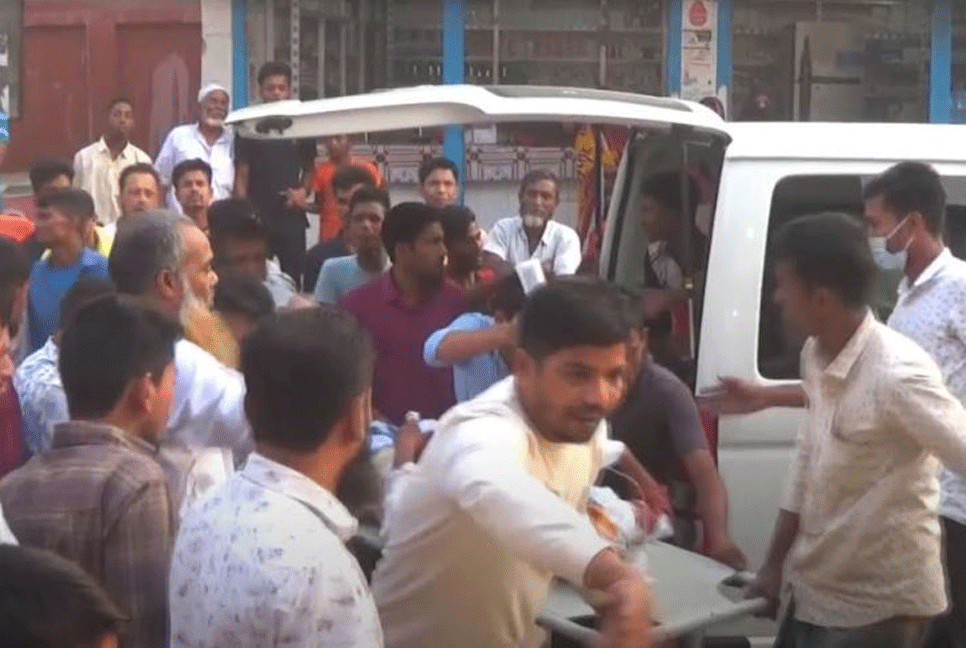 বাস-মাইক্রোবাসের মুখোমুখি সংঘর্ষে শিশু নিহত, আহত ১৫