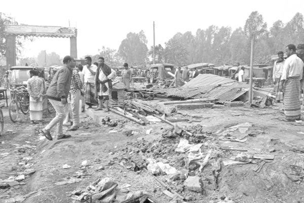 সিংড়ায় শতাধিক অবৈধ স্থাপনা উচ্ছেদ