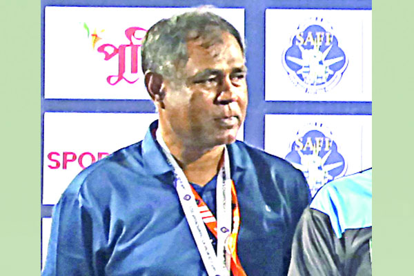 মেয়েদের দৃষ্টি এবার আসিয়ানে