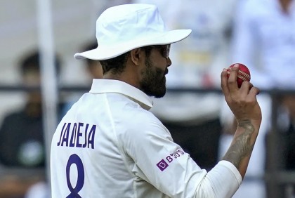 মলম লাগিয়ে জরিমানা গুনলেন জাদেজা