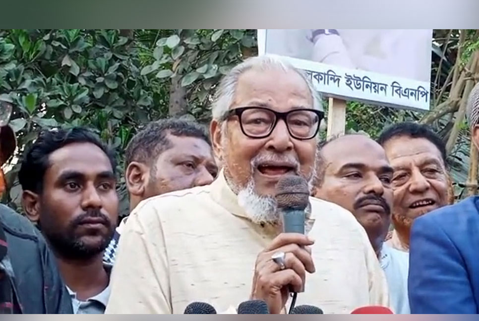 নির্দলীয় সরকারের অধীন নির্বাচনে জনগণ আওয়ামী লীগকে জয়ী করলে তাদের নেতৃত্ব মেনে নিব: নজরুল ইসলাম খান