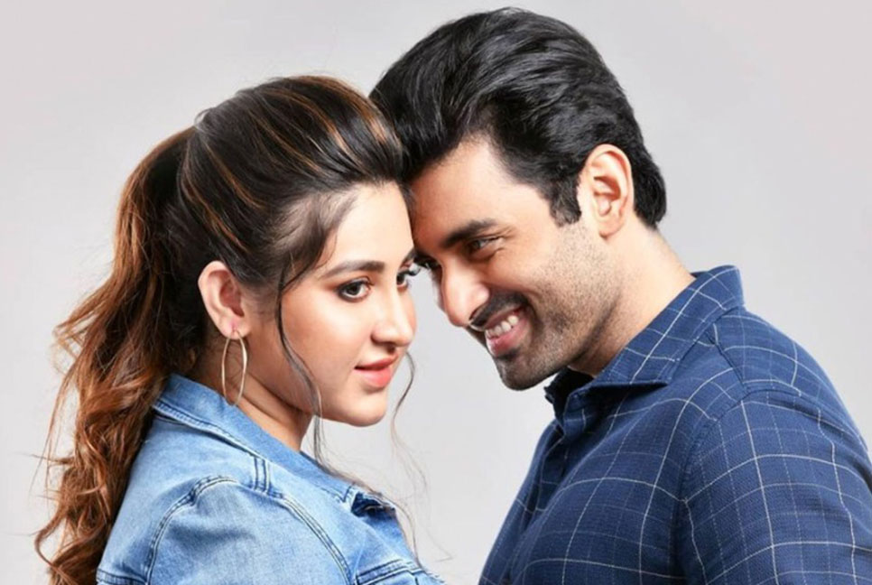 চুম্বনের ছবি পোস্ট করে অঙ্কুশ বললেন ‘বিয়েটা হবে কি না জানি না’
