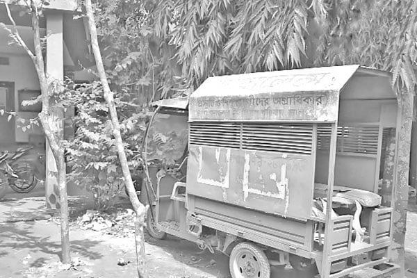 লালপুরে অচল গরিবের অ্যাম্বুলেন্স সার্ভিস