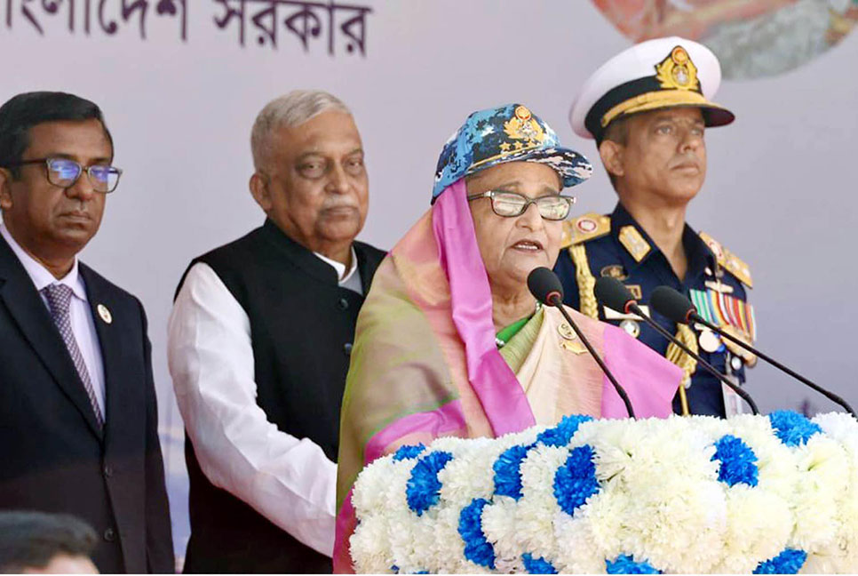 উপকূলবাসীর প্রকৃত বন্ধু হতে কোস্টগার্ডের প্রতি প্রধানমন্ত্রীর আহ্বান

