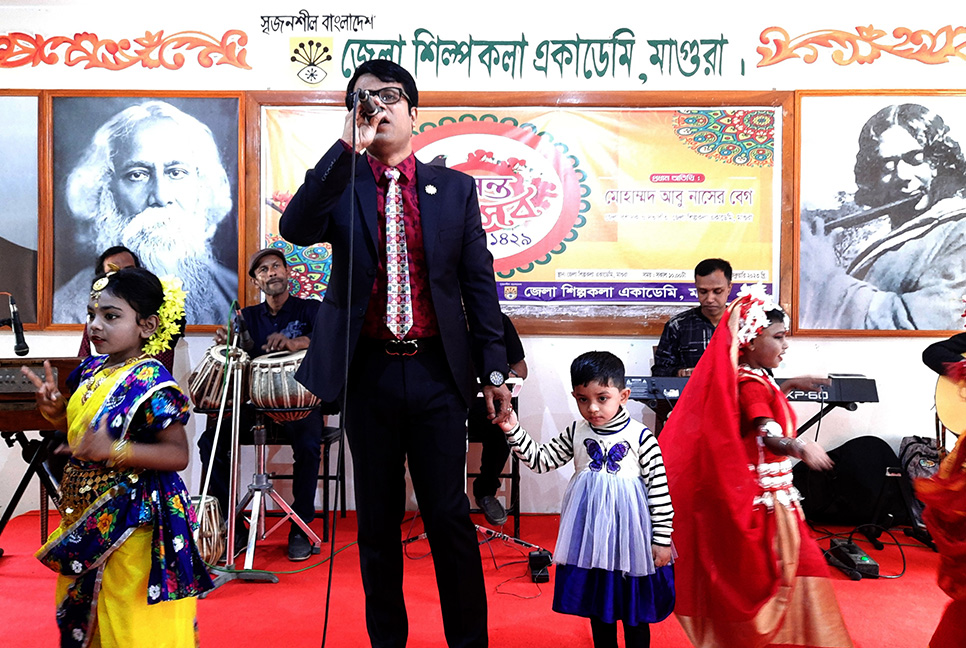 মাগুরায় গান গেয়ে বসন্ত উৎসব উদ্বোধন