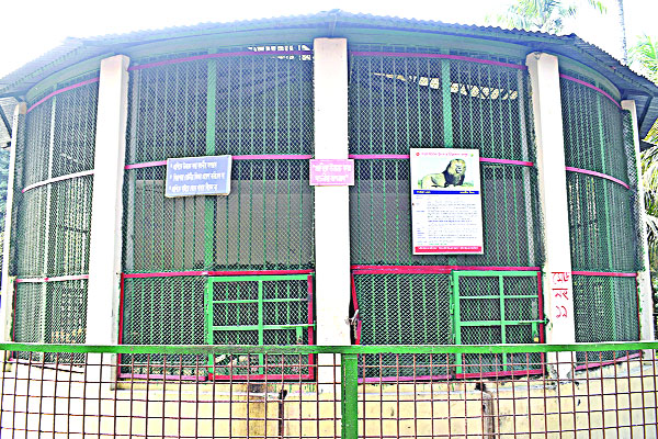 বনিবনা নেই বর্ষা-বাদশার