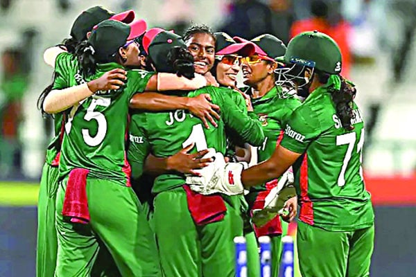 নিগার জাহানারাদের সামনে অস্ট্রেলিয়া