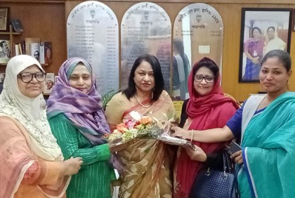 জাতীয় প্রেস ক্লাবের সভাপতিকে উইমেন জার্নালিজমের শুভেচ্ছা 