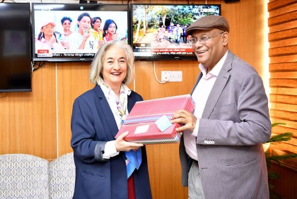 বিএনপি রাজনীতি করে দু'জনের জন্য, জনগণের জন্য নয় : তথ্যমন্ত্রী


