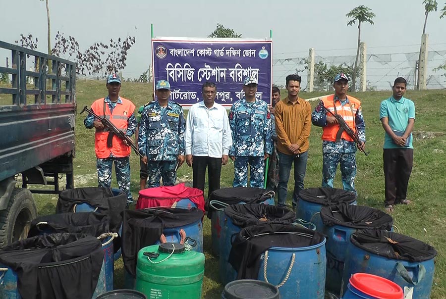 গলদা ও বাঁগধা চিড়িংর ৫ লাখ রেনু পোনাসহ পিকআপ জব্দ 