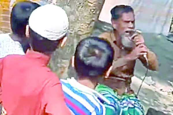মাইক ভাড়া করে চোরকে গালি
