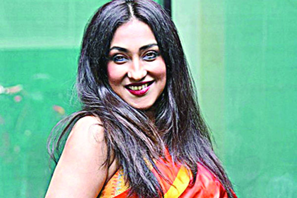 আবারও হিন্দি সিনেমায় ঋতুপর্ণা